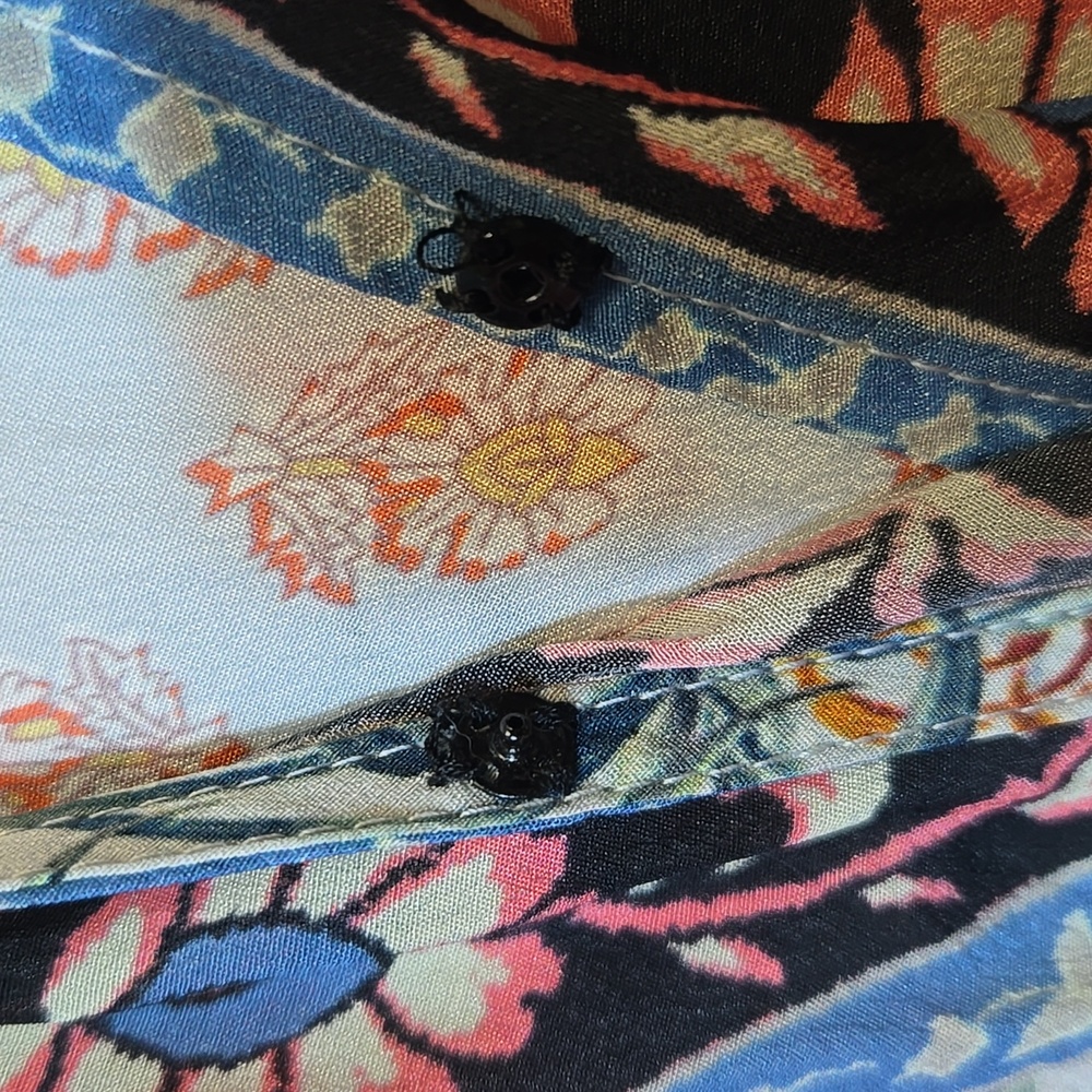 Feathers by Tolani Floral Cupro Wrap Blouse Top Size XL - Picture 4 of 11